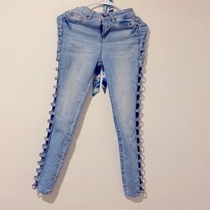 Hi! Selling some clothes I don’t longer wear!✨